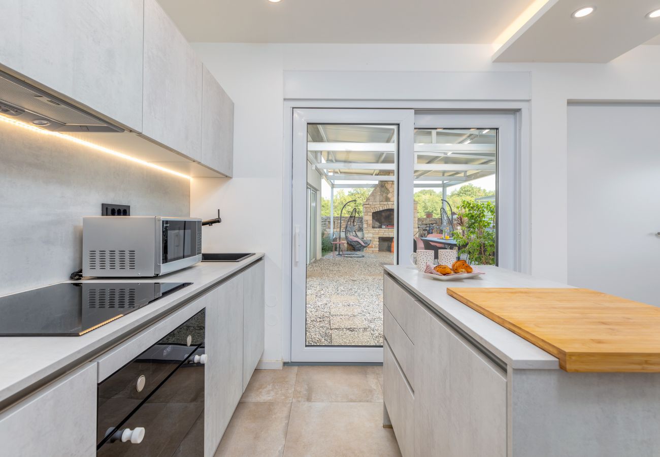 Villa in Peroj - Villa Shimunelka for 6 people near Fažana only 250 meters from the beach