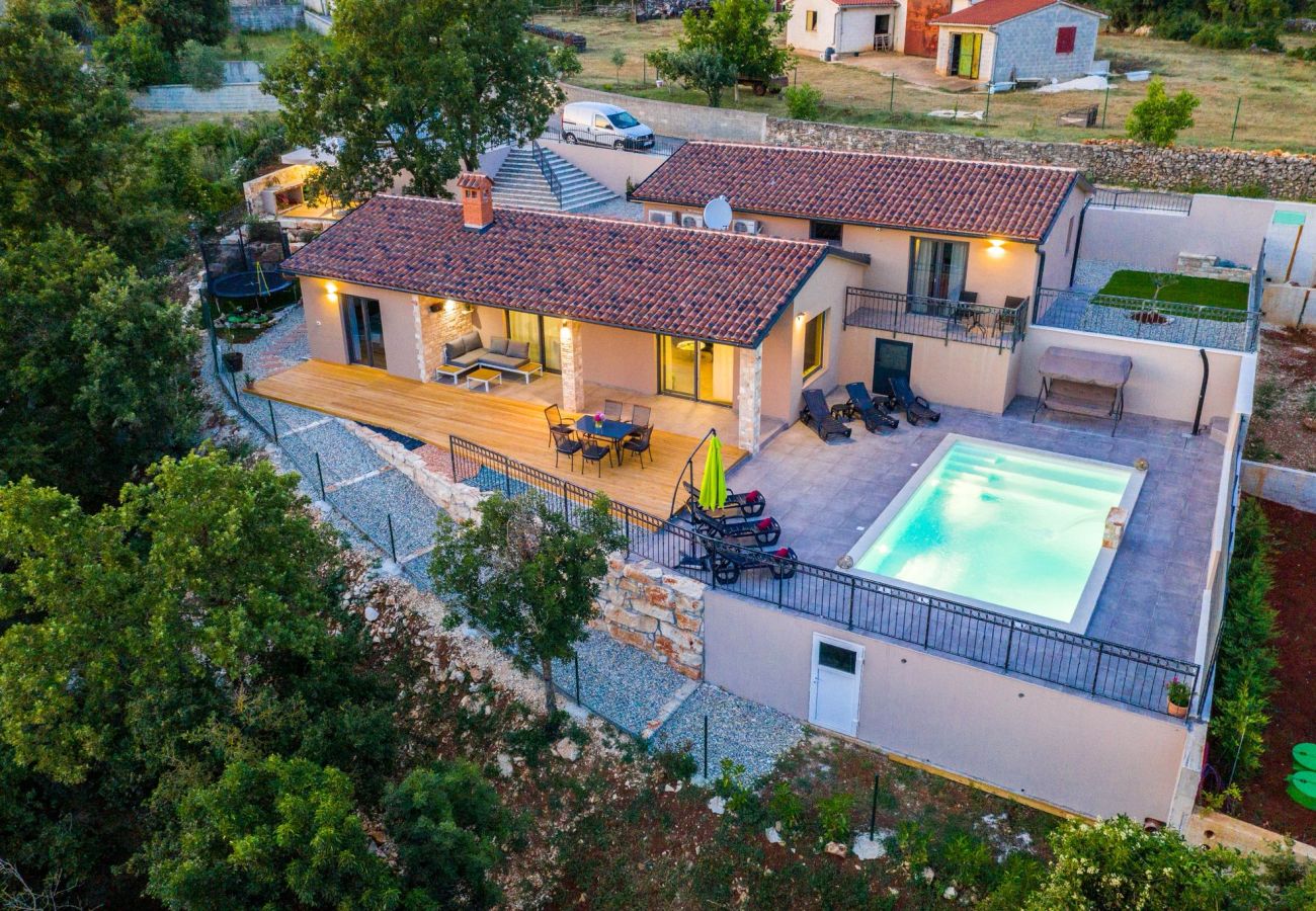 Villa in Šarici - Villa Gloria for 6 people with private pool and children playground