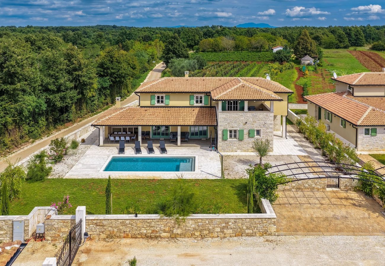 Villa in Šivati - Villa LunIstria in Central Istria for 10 people with private pool & kids playground