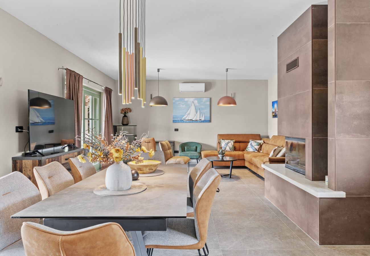 Villa in Šivati - Villa LunIstria in Central Istria for 10 people with private pool & kids playground