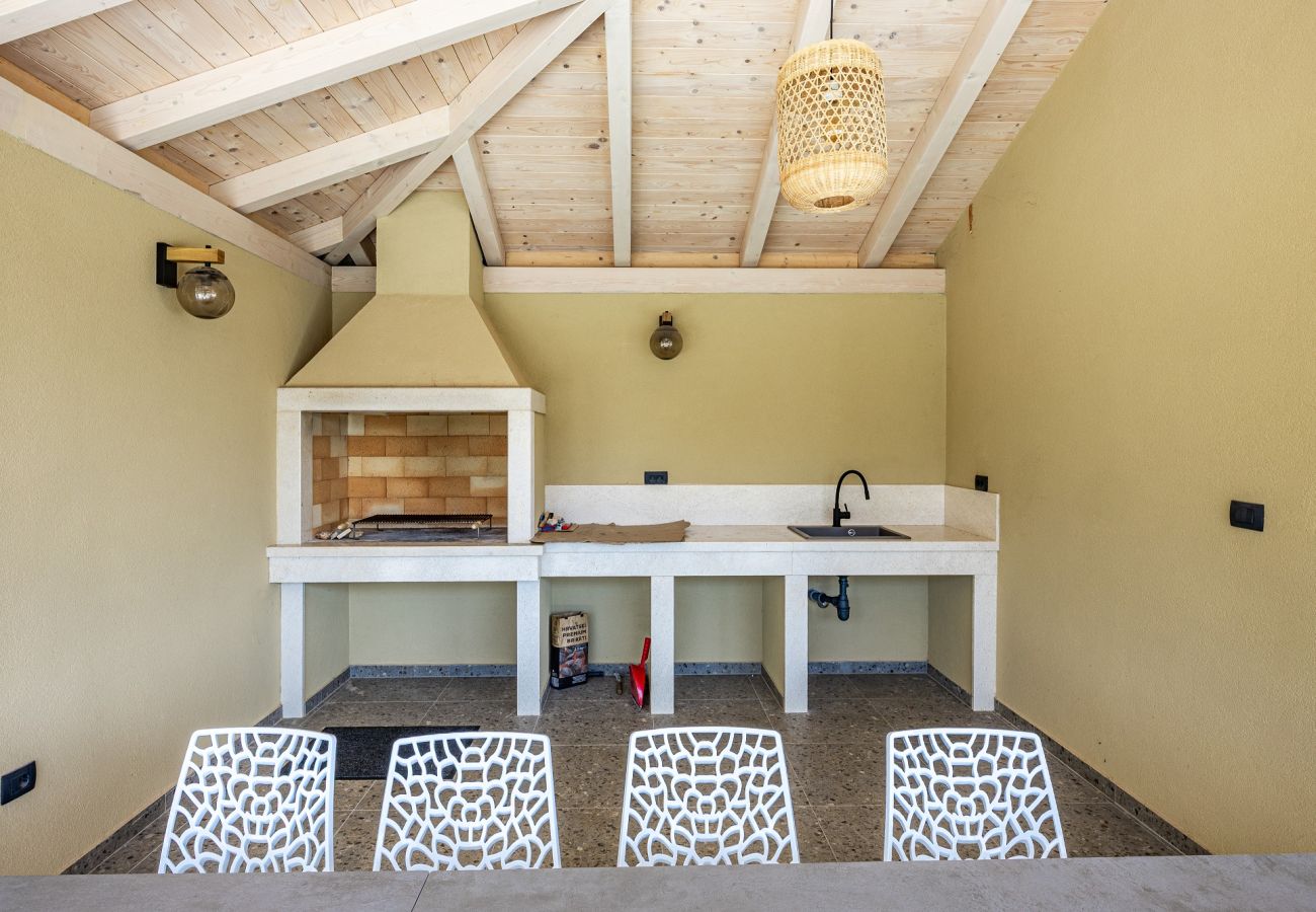 Villa in Šivati - Villa LunIstria in Central Istria for 10 people with private pool & kids playground