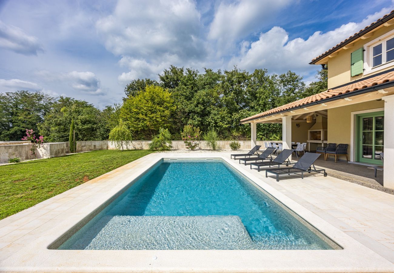 Villa in Šivati - Villa LunIstria in Central Istria for 10 people with private pool & kids playground
