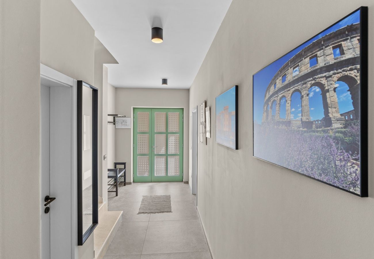 Villa in Šivati - Villa LunIstria in Central Istria for 10 people with private pool & kids playground