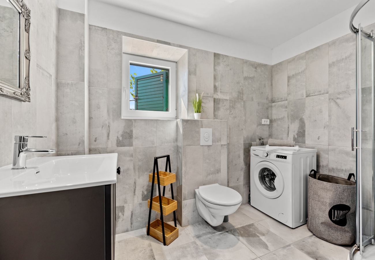 Villa in Rebici - Villa Renata for 11 people with private heated pool & pet friendly