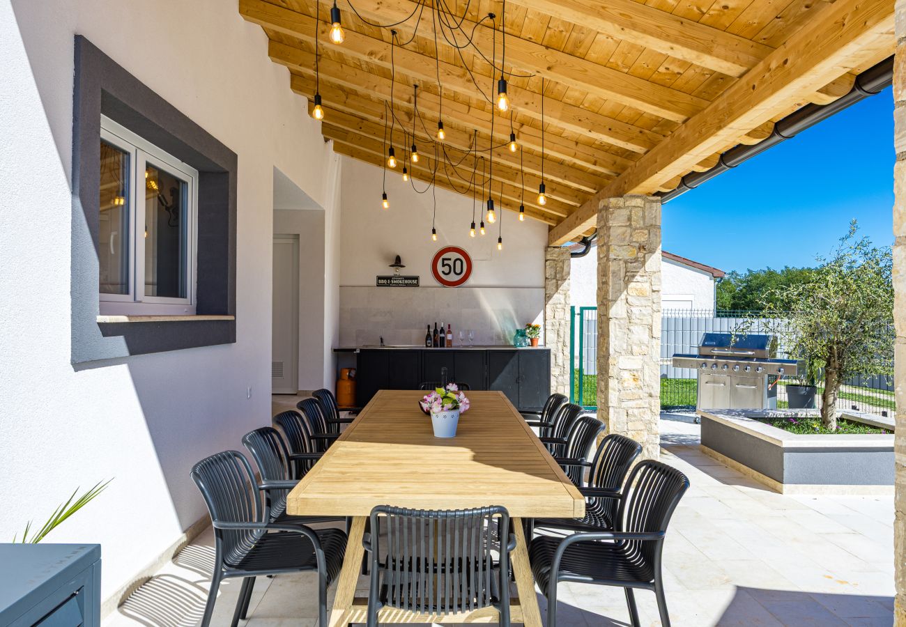 Villa in Rebici - Villa Renata for 11 people with private heated pool & pet friendly