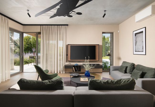 Villa in Vodnjan - Luxury Villa Puerto de Paz for 8 people near Fažana with 60 m2 private heated pool, sauna, mini-golf & sea view  Villa in Vodnjan - Luxury Villa Puerto de Paz for 8 people near Fažana with 60 m2 private heated pool, sauna, mini-golf & sea view