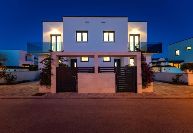 Villa in Vodice - Villa Essenza Vita in Vodice near Beach with private pool & pet friendly Villa in Vodice - Villa Essenza Vita in Vodice near Beach with private pool & pet friendly