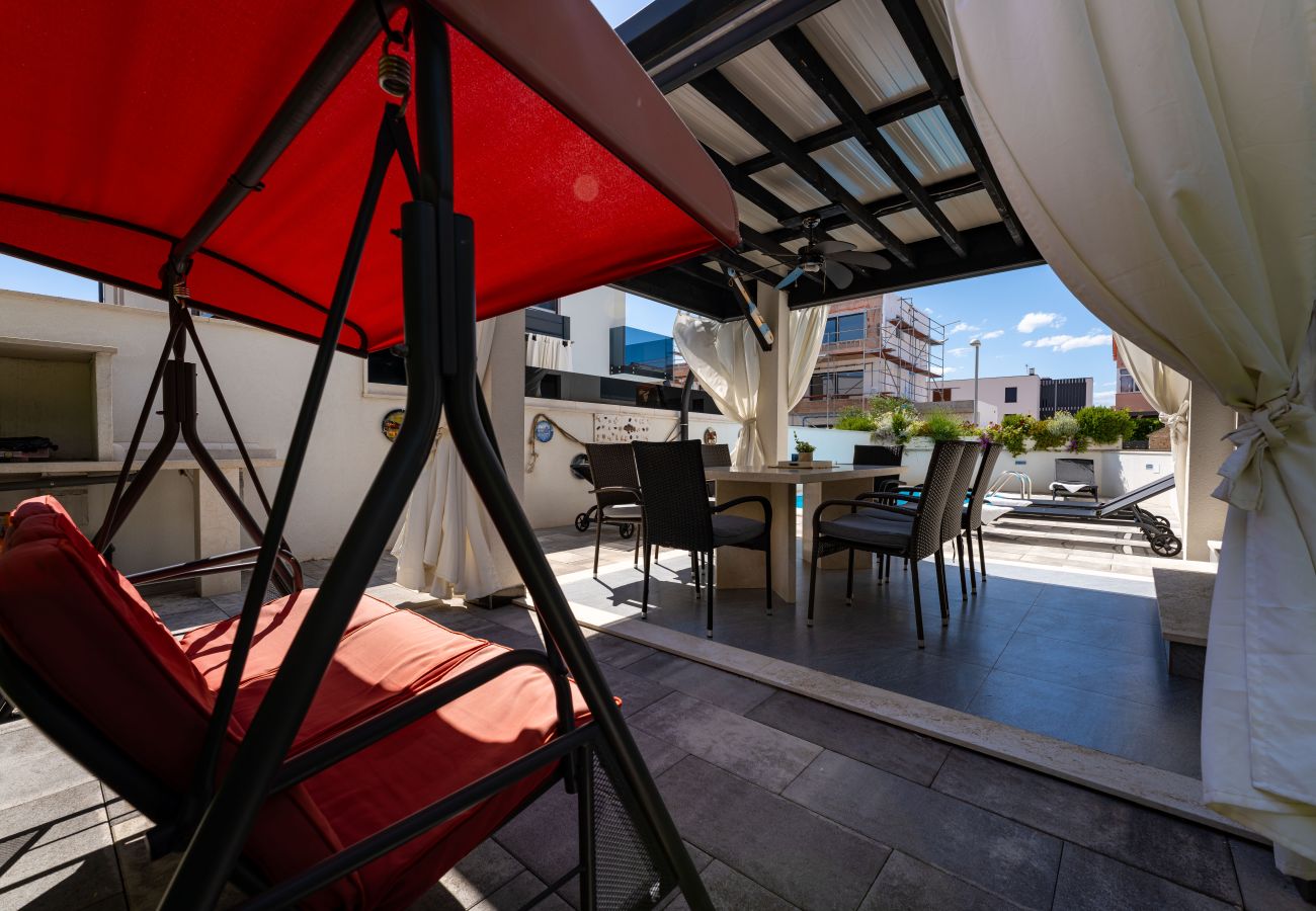 Villa in Vodice - Villa Essenza Vita in Vodice with private pool  & pet friendly