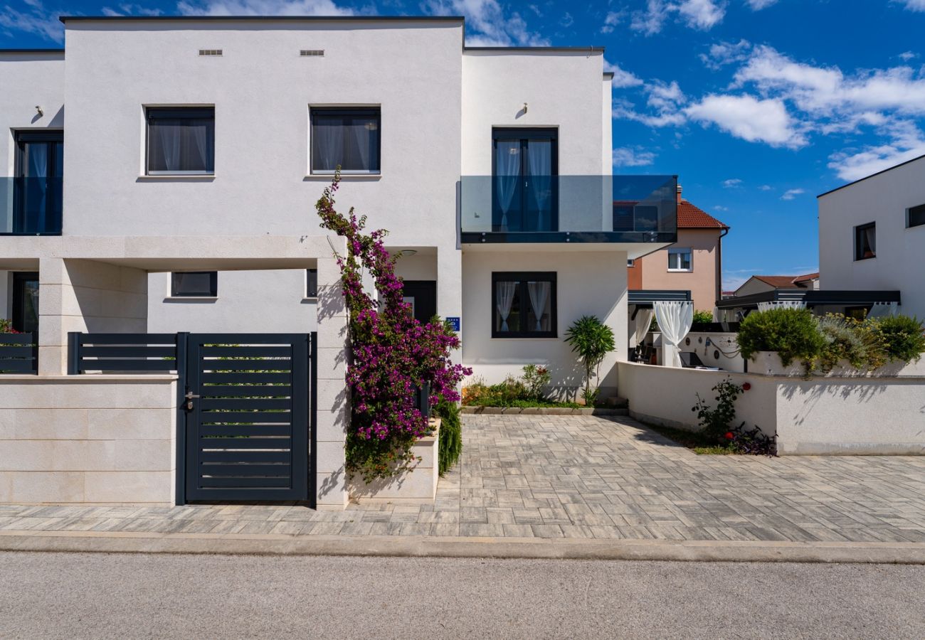 Villa in Vodice - Villa Essenza Vita in Vodice with private pool  & pet friendly