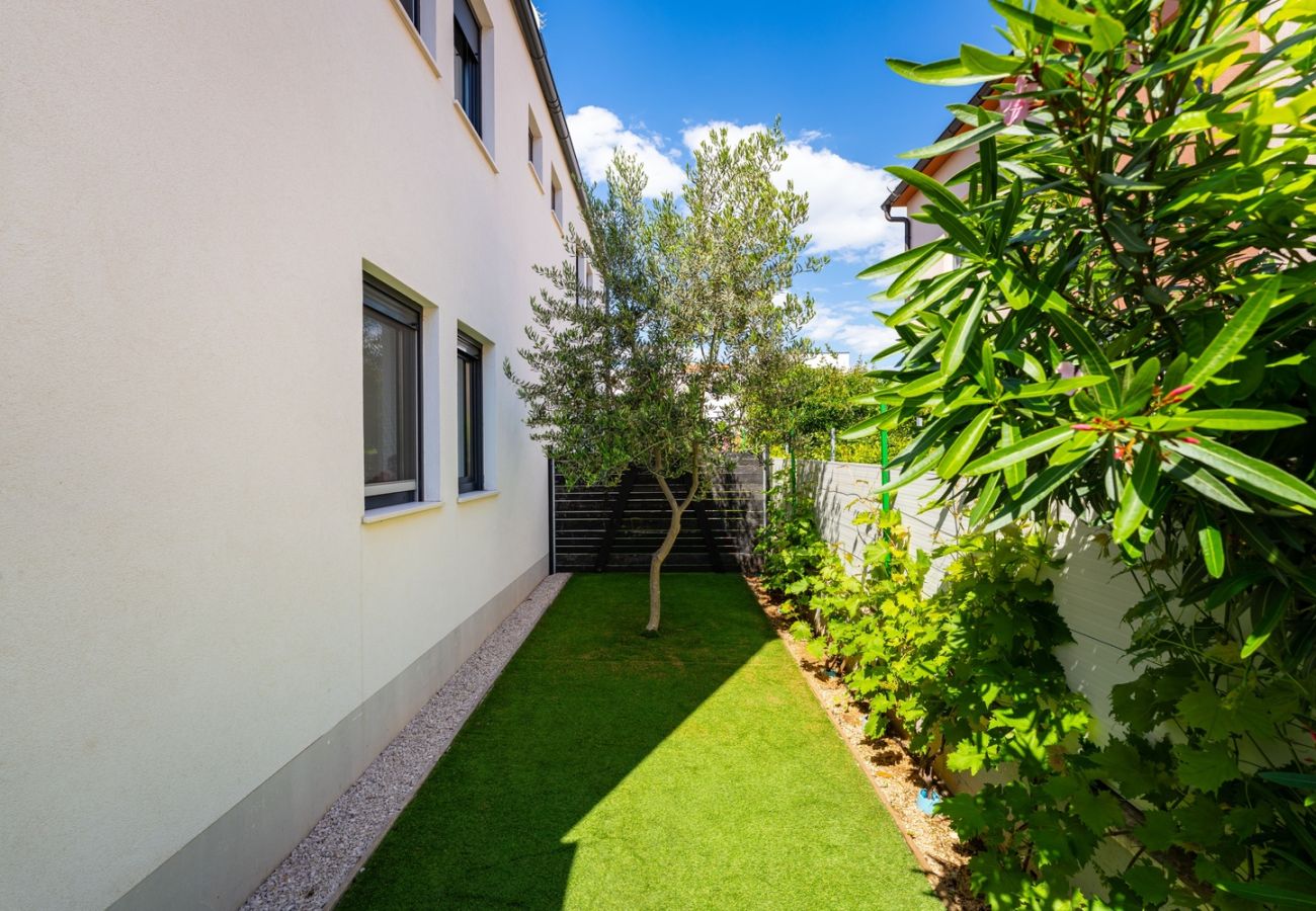 Villa in Vodice - Villa Essenza Vita in Vodice with private pool  & pet friendly