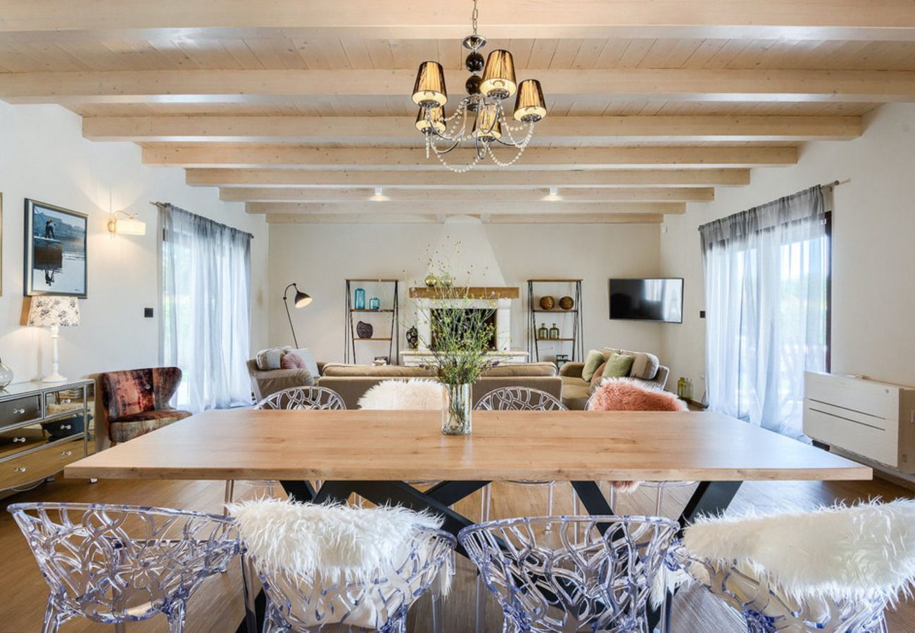 Villa in Veliki Vareški - Villa Campi for 10 persons near Pula with large garden, private golf and tennis court, kids playground & wellness area 