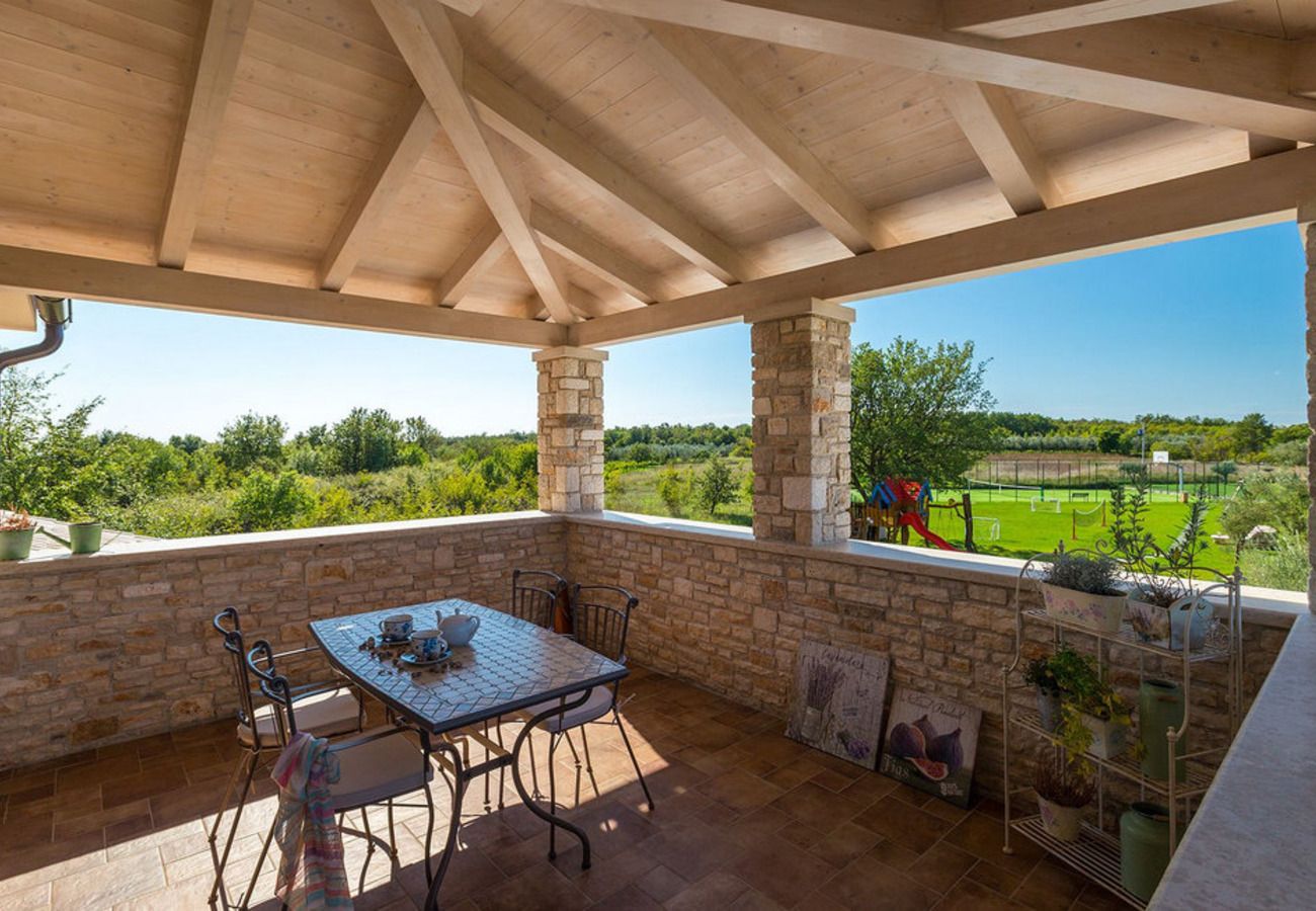 Villa in Veliki Vareški - Villa Campi for 10 persons near Pula with large garden, private golf and tennis court, kids playground & wellness area 