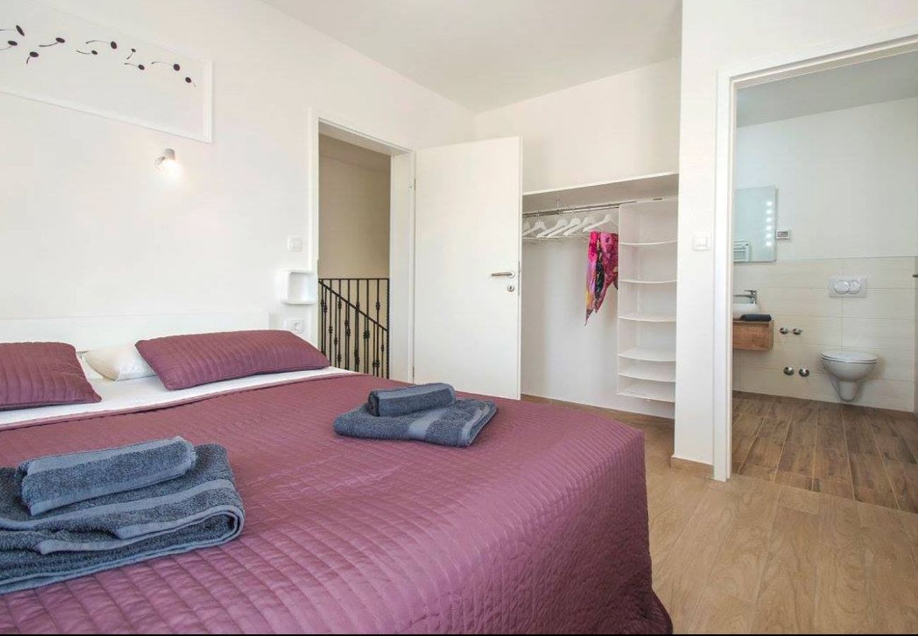 Villa in Rakalj - Villa Noela in Rakalj for 6 persons with large garden, kids playground - only 2,5 km from beach