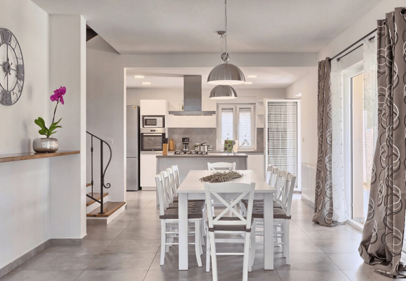 Villa in Rakalj - Villa Noela in Rakalj for 6 persons with large garden, kids playground - only 2,5 km from beach