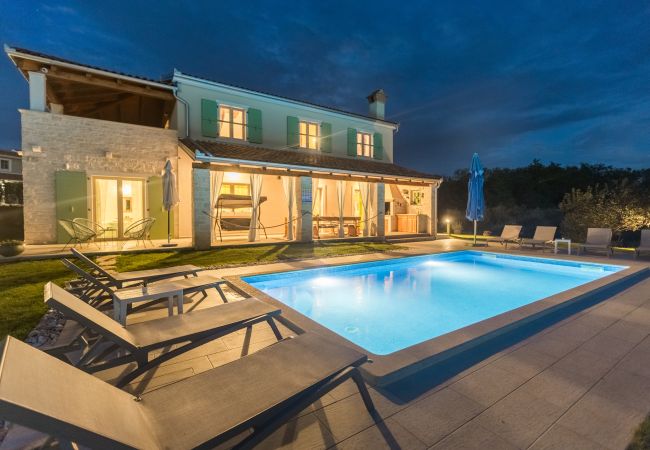 Villa in Srebrnici - Villa Stella Polaris for 8 persons in Central Istria with private pool, sea view, large garden & kids playground
