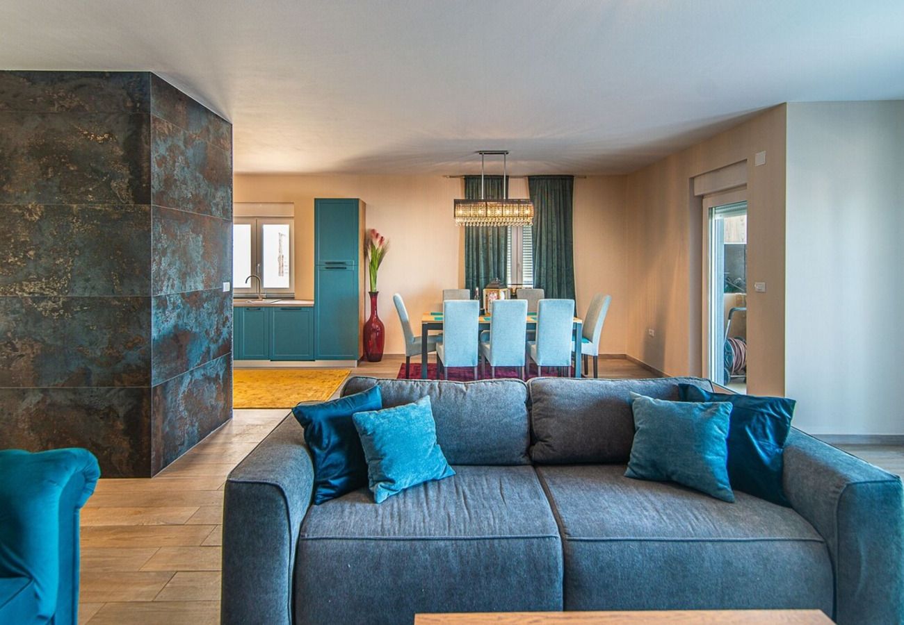 Villa in Ližnjan - Villa Ancora near Medulin for 10 persons with private pool & pet friendly - only 800 meters from beach