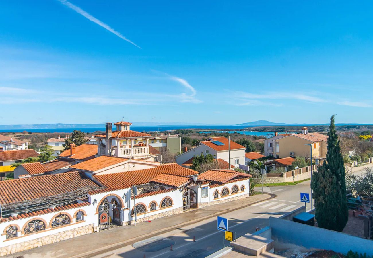 Villa in Ližnjan - Villa Ancora near Medulin for 10 persons with private pool & pet friendly - only 800 meters from beach