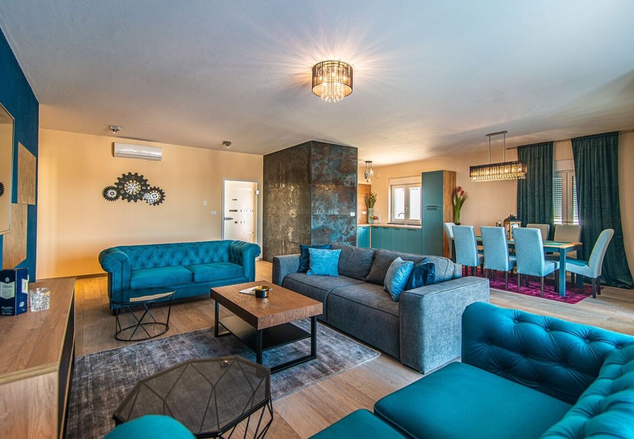 Villa in Ližnjan - Villa Ancora near Medulin for 10 persons with private pool & pet friendly - only 800 meters from beach