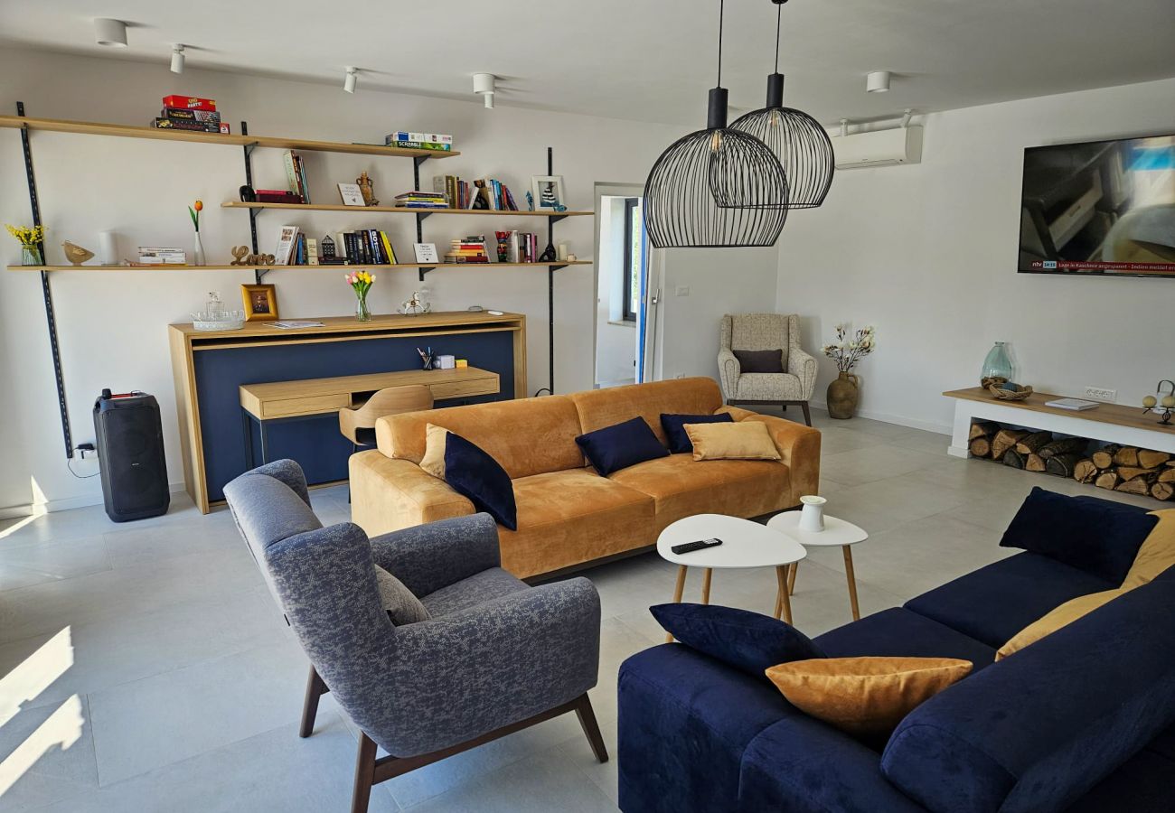 Villa in Rapavel - Villa Blue Moon for 9 persons near Poreč with 42 m2 heated pool, wellness, kids playground & sea view