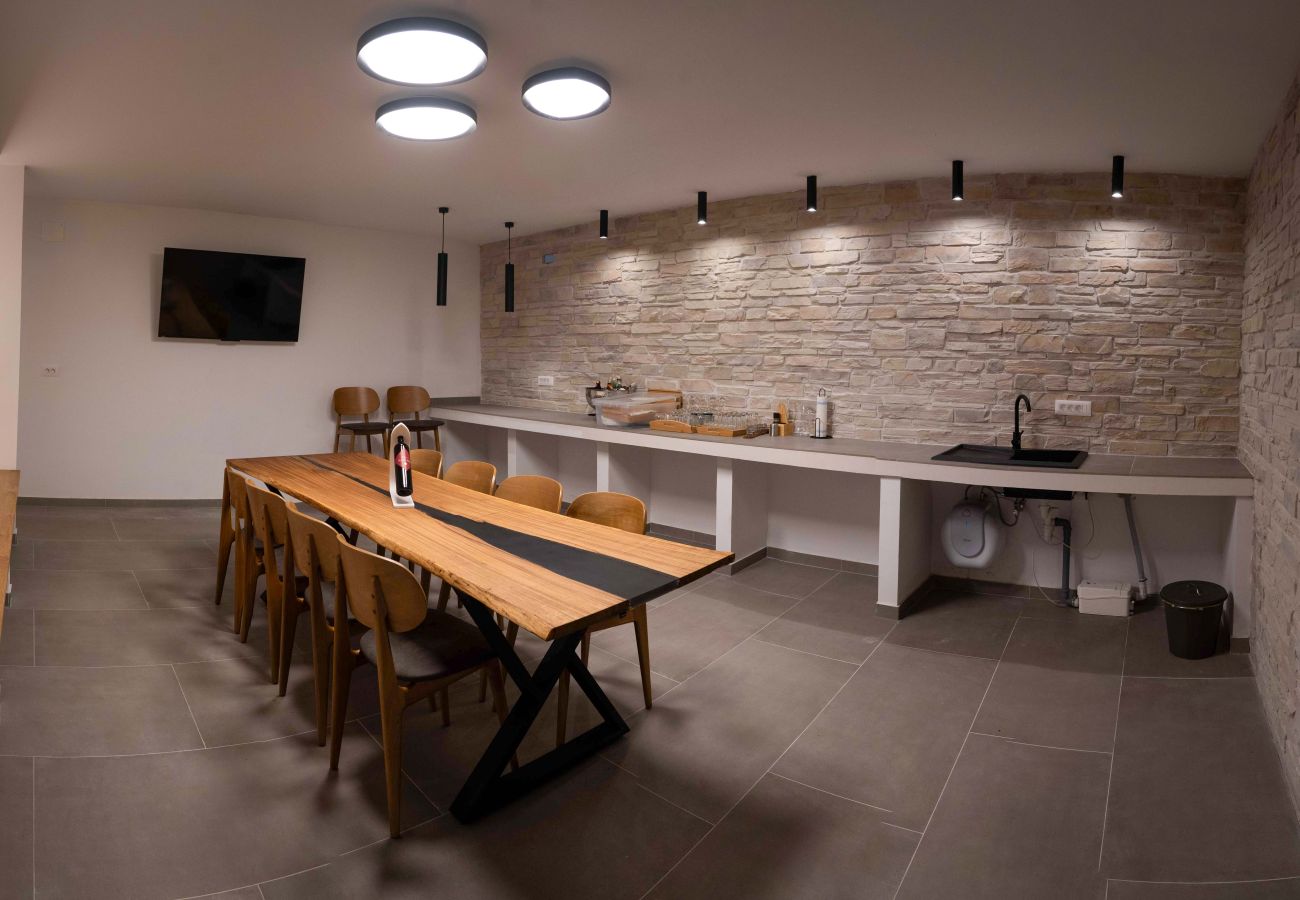 Villa in Rapavel - Villa Blue Moon for 9 persons near Poreč with 42 m2 heated pool, wellness, kids playground & sea view