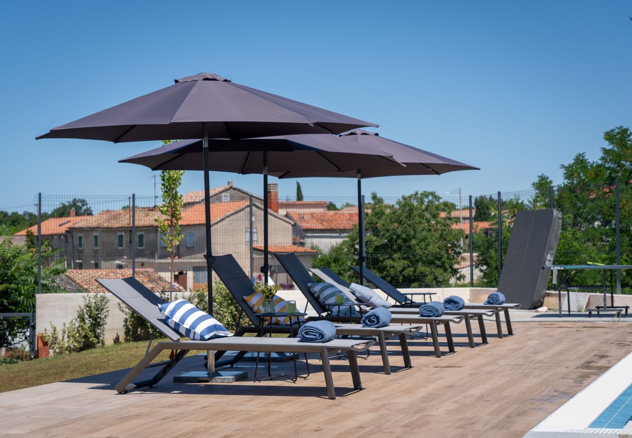 Villa in Rapavel - Villa Blue Moon for 9 persons near Poreč with 42 m2 heated pool, wellness, kids playground & sea view