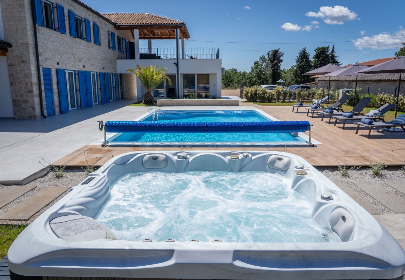 Villa in Rapavel - Villa Blue Moon for 9 persons near Poreč with 42 m2 heated pool, wellness, kids playground & sea view