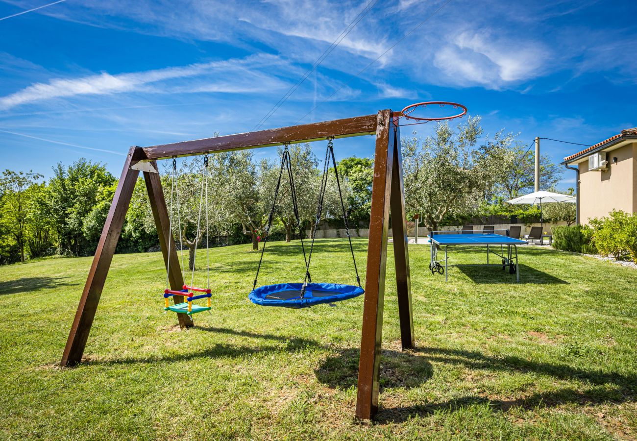 Villa in Divšici - Villa Karla near Pula for 8 persons with private pool, kids playground & pet friendly