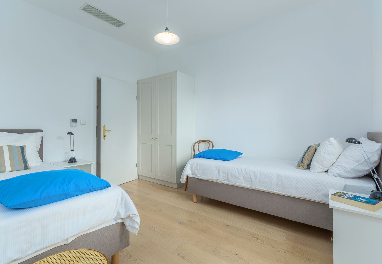 Villa in Modrušani - Villa Tre Colonne for 10 persons in Central Istria with 60 m2 private pool & sauna 