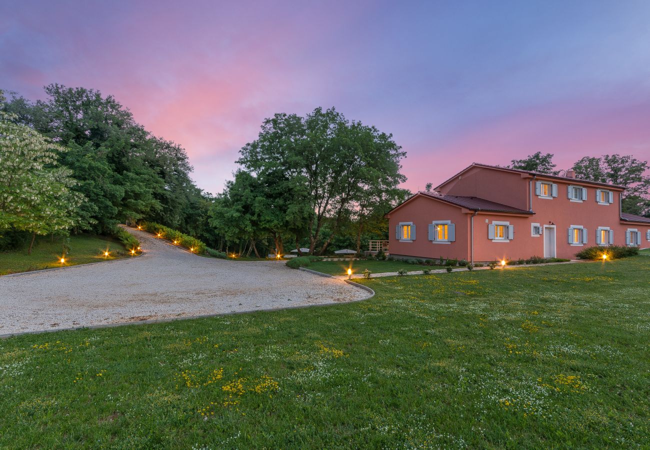 Villa in Modrušani - Villa Tre Colonne for 10 persons in Central Istria with 60 m2 private pool & sauna 