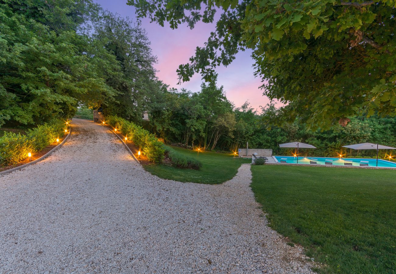 Villa in Modrušani - Villa Tre Colonne for 10 persons in Central Istria with 60 m2 private pool & sauna 