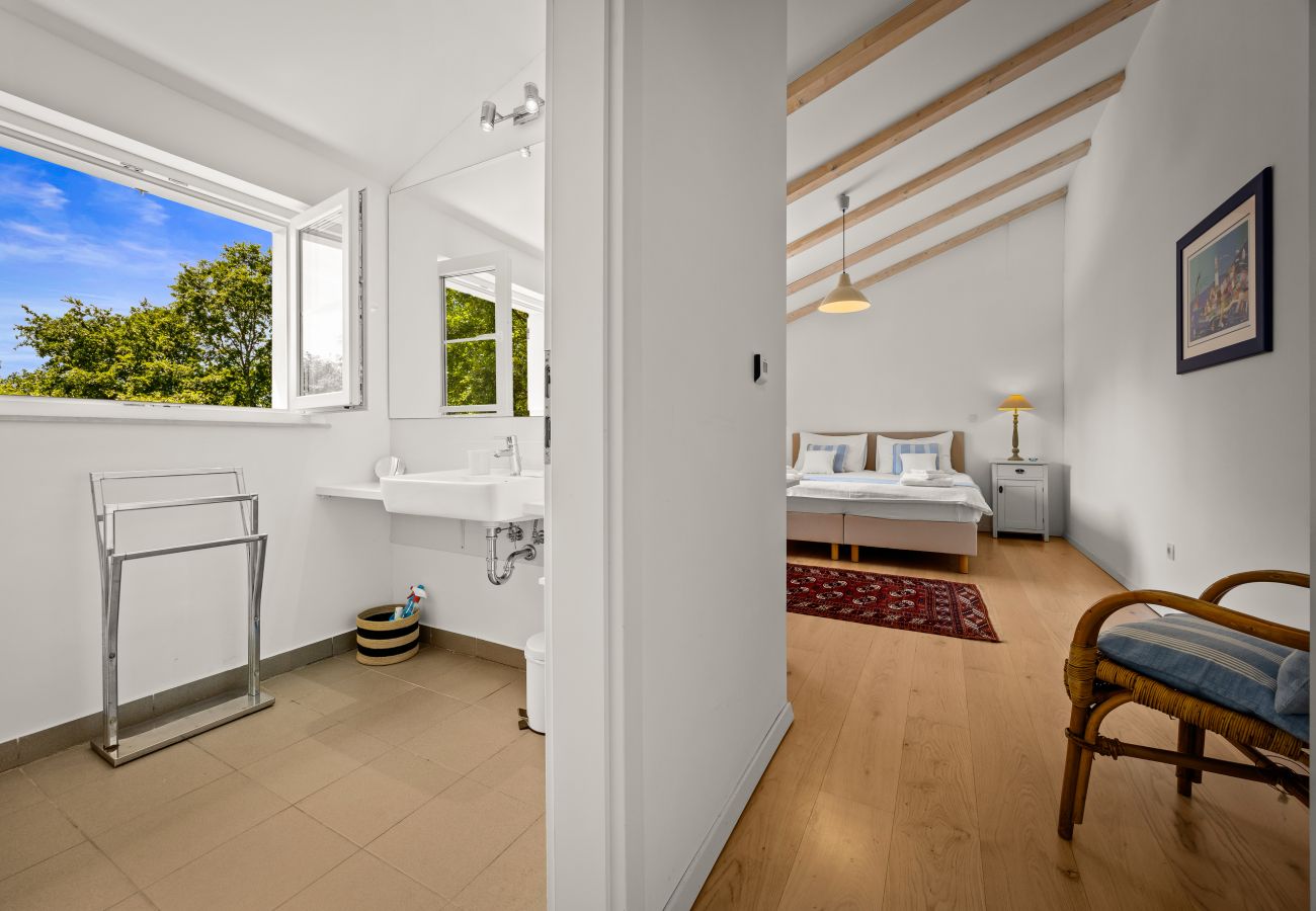 Villa in Modrušani - Villa Tre Colonne for 10 persons in Central Istria with 60 m2 private pool, mini golf & sauna 