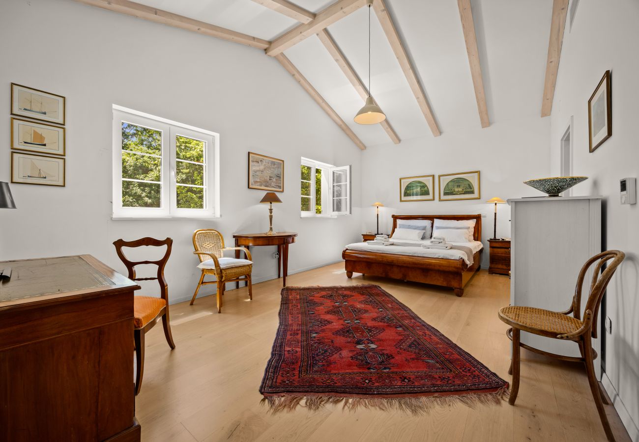 Villa in Modrušani - Villa Tre Colonne for 10 persons in Central Istria with 60 m2 private pool, mini golf & sauna 