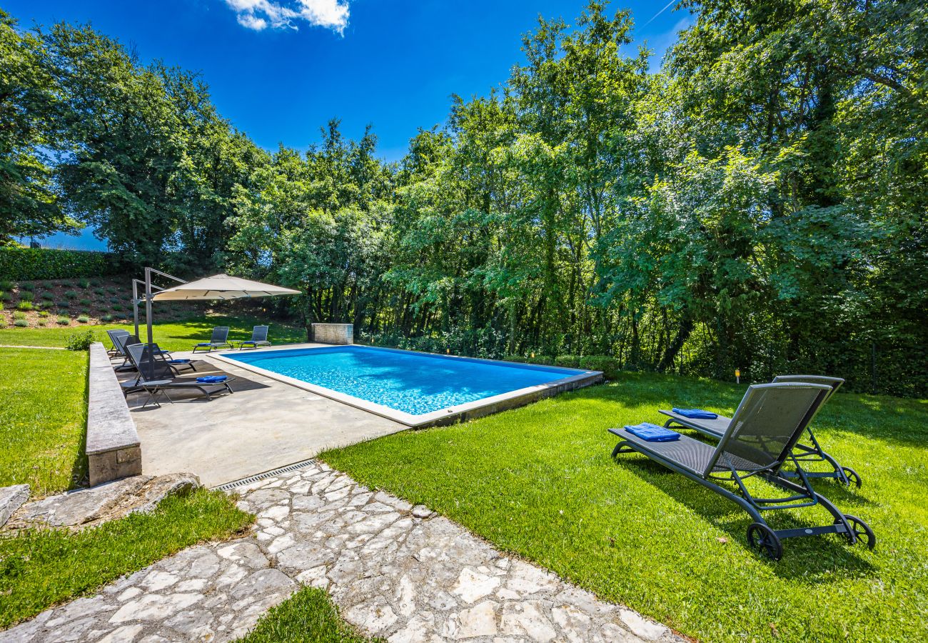 Villa in Modrušani - Villa Tre Colonne for 10 persons in Central Istria with 60 m2 private pool, mini golf & sauna 