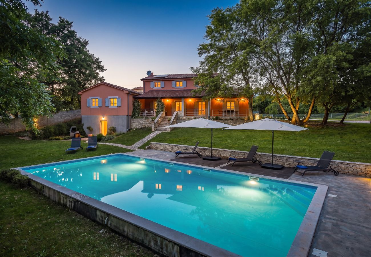 Villa in Modrušani - Villa Tre Colonne for 10 persons in Central Istria with 60 m2 private pool, mini golf & sauna 