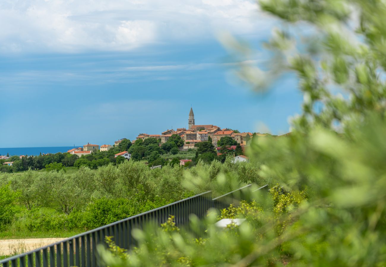 Villa in Višnjan - Villa Visignano near Poreč for 8 people with 49 m2 heated pool, wellness & sea view
