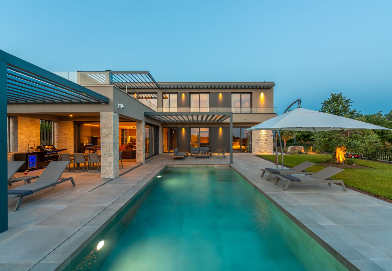 Villa in Višnjan - Villa Visignano near Poreč for 8 people with 49 m2 heated pool, wellness & sea view