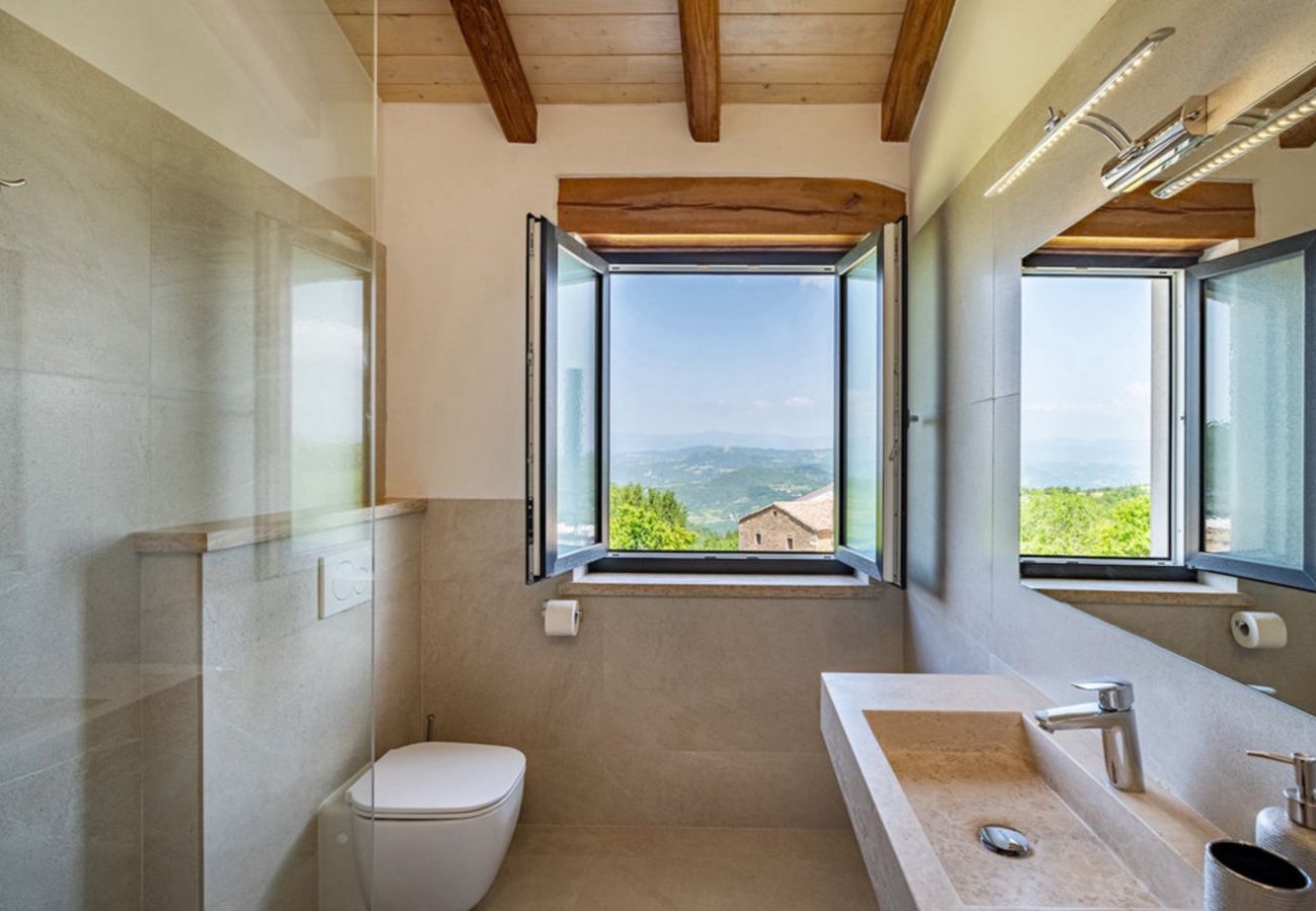 Villa in Kašcerga - Villa Padova for 12 persons near Motovun with 84 m2 infinity pool with panoramic view & beautiful garden