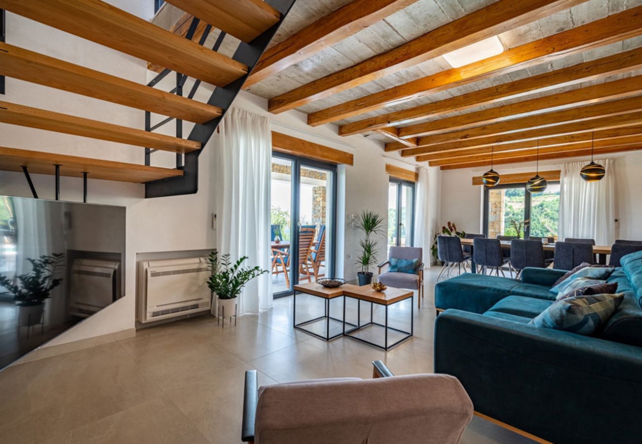 Villa in Kašcerga - Villa Padova for 12 persons near Motovun with 84 m2 infinity pool with panoramic view & beautiful garden