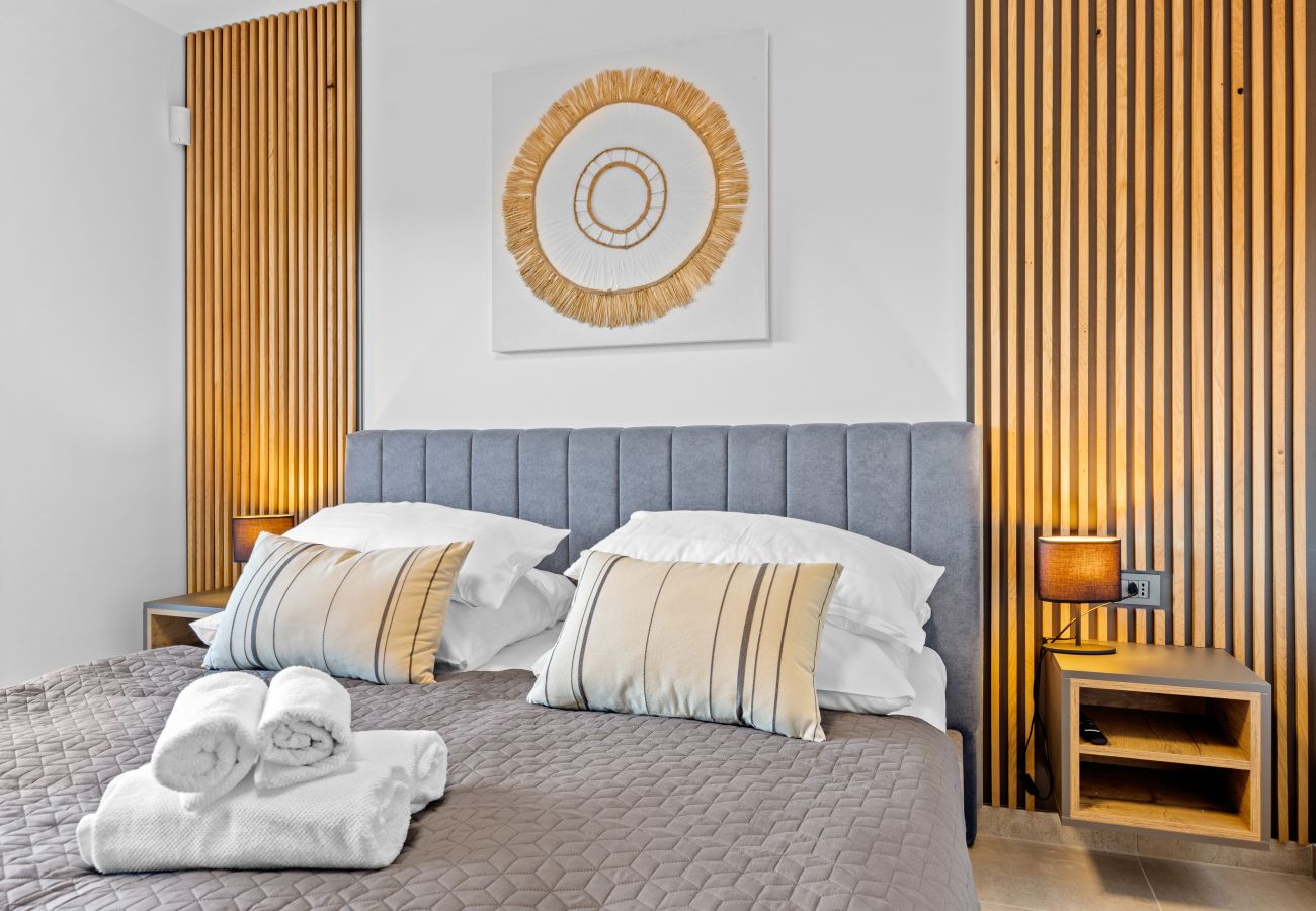 Villa in Ližnjan - Casa Carla near Medulin for 10 persons with 48 m2 heated pool and beautiful sea view - pet friendly