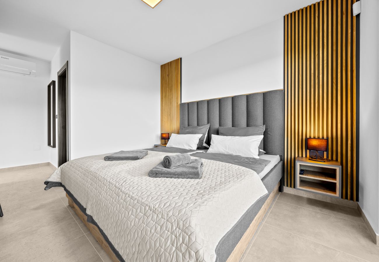 Villa in Ližnjan - Villa Malena near Medulin for 8 persons with 51 m2 heated pool, wellness & beautiful sea view