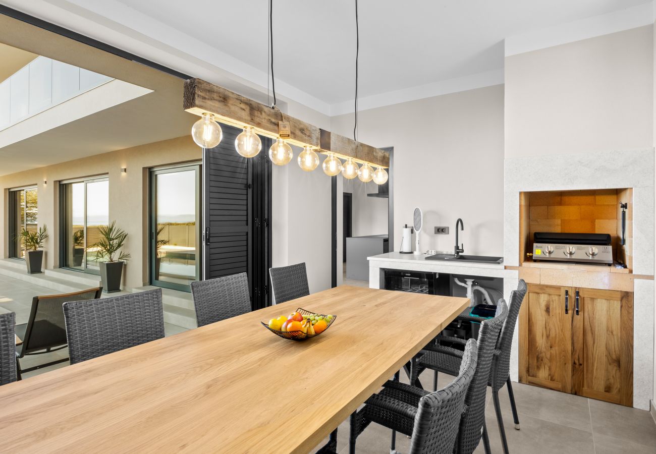 Villa in Ližnjan - Villa Malena near Medulin for 8 persons with 51 m2 heated pool, wellness & beautiful sea view