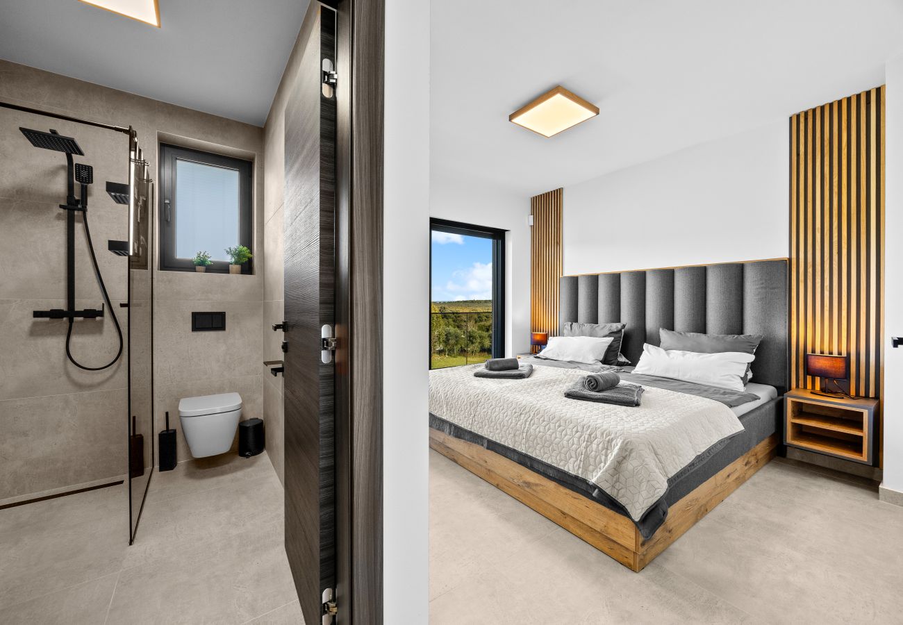 Villa in Ližnjan - Villa Malena near Medulin for 8 persons with 51 m2 heated pool, wellness & beautiful sea view