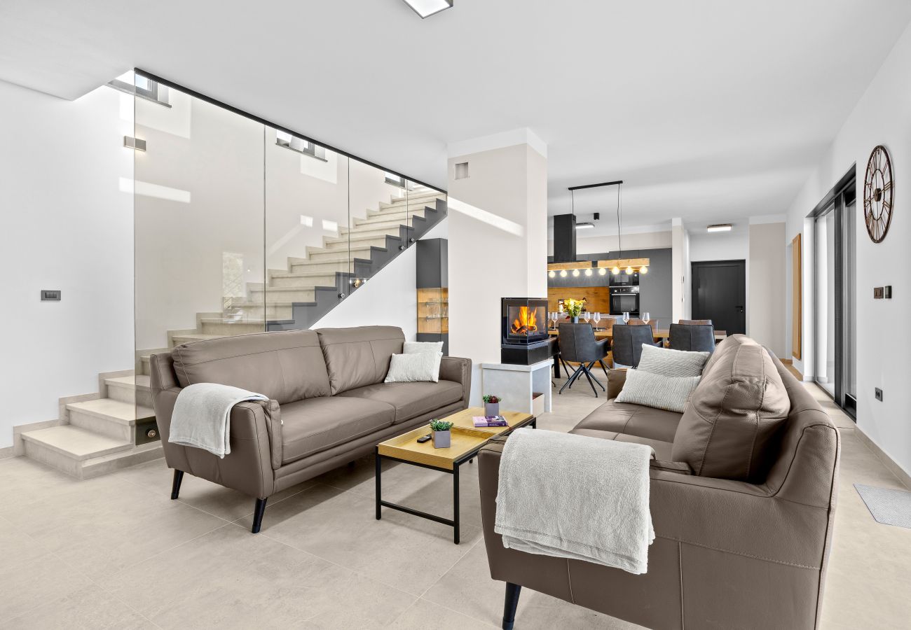 Villa in Ližnjan - Villa Malena near Medulin for 8 persons with 51 m2 heated pool, wellness & beautiful sea view