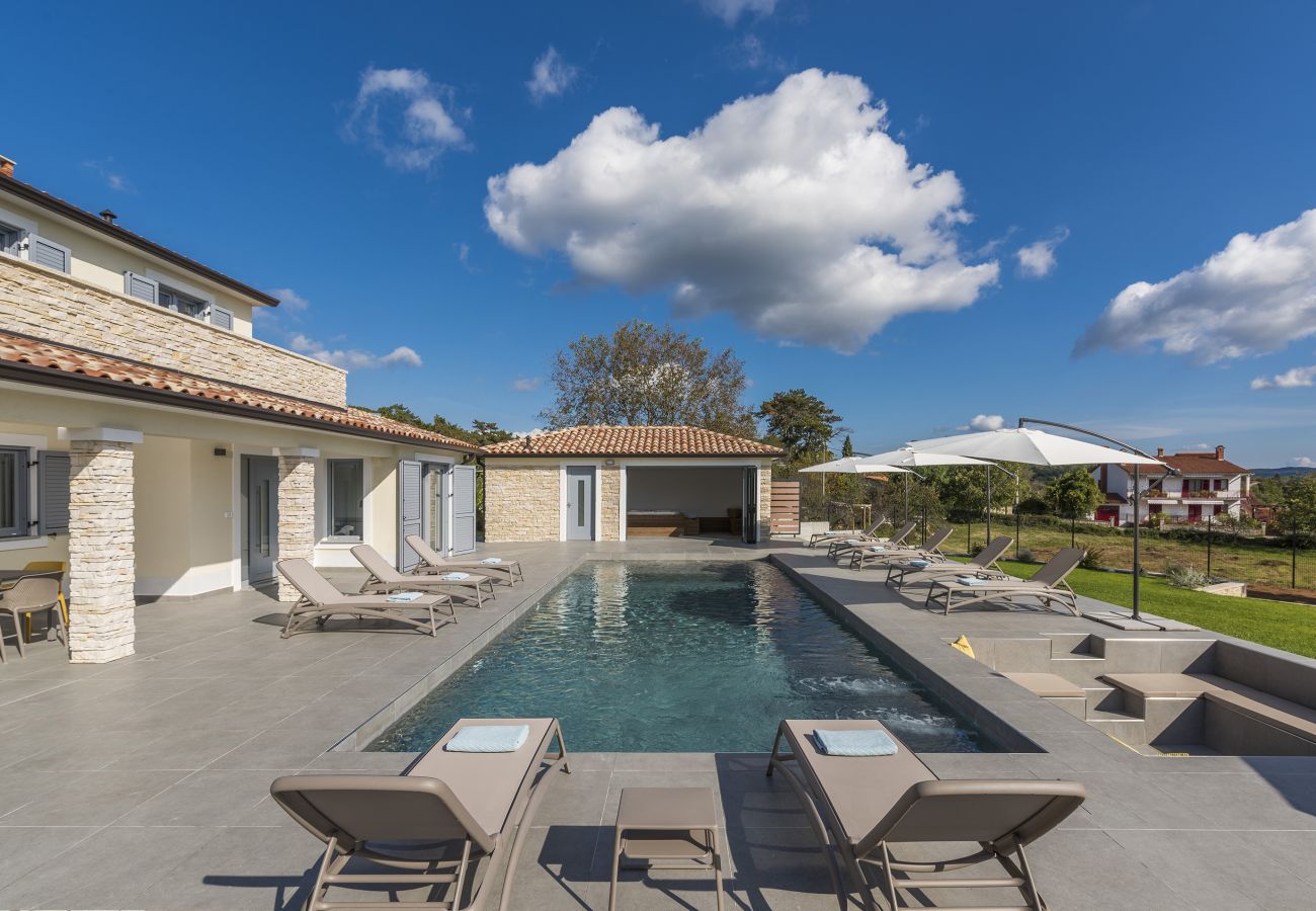 Villa in Mali Golji - Villa Aurelia near Labin for 9 persons with heated 60 m2 pool, wellness & kids playground