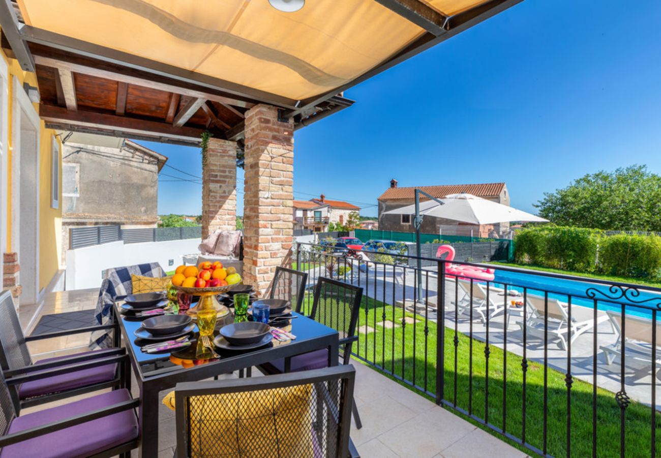 Villa in Jadreški - Villa Tramontana near Pula for 6 persons with 30m2 private pool 