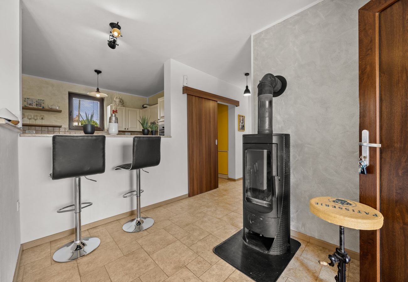 Villa in Jadreški - Villa Tramontana near Pula for 6 persons with 30m2 private pool 