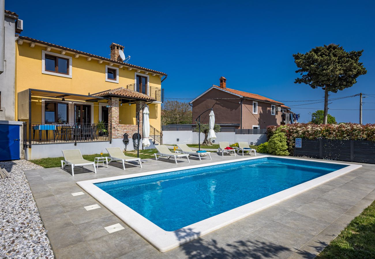 Villa in Jadreški - Villa Tramontana near Pula for 6 persons with 30m2 private pool 