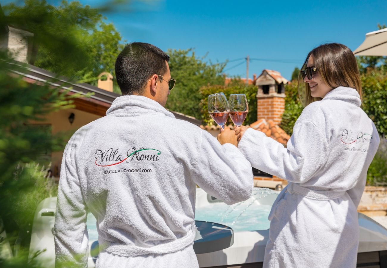 Villa in Cerion - Villa Nonni in Central Istria for 4 persons with 32 m2 private pool, jacuzzi, free bikes & kids playground