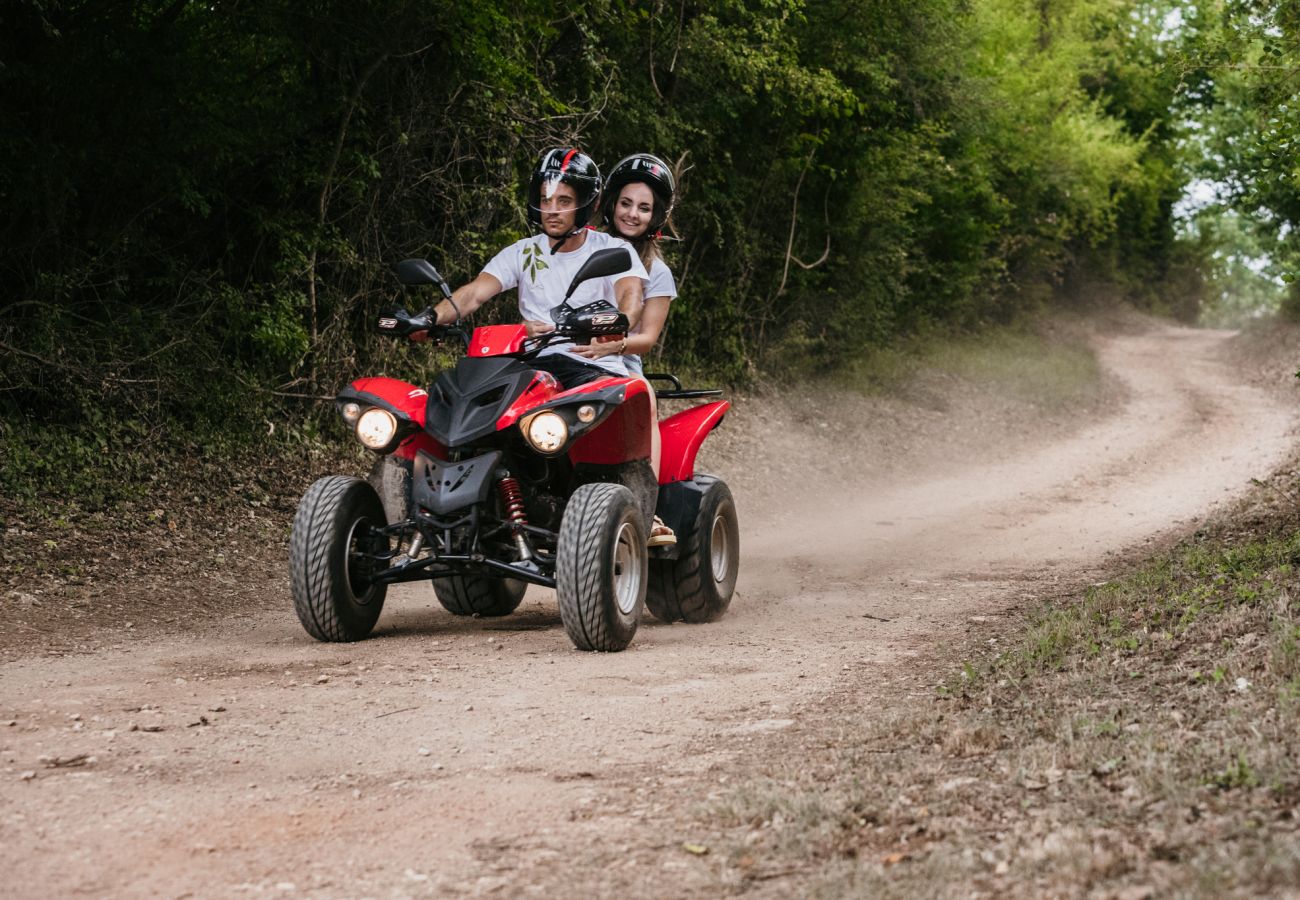 Villa in Cerion - Villa Nonni in Central Istria for 4 persons with 32 m2 private pool, jacuzzi, free bikes & kids playground