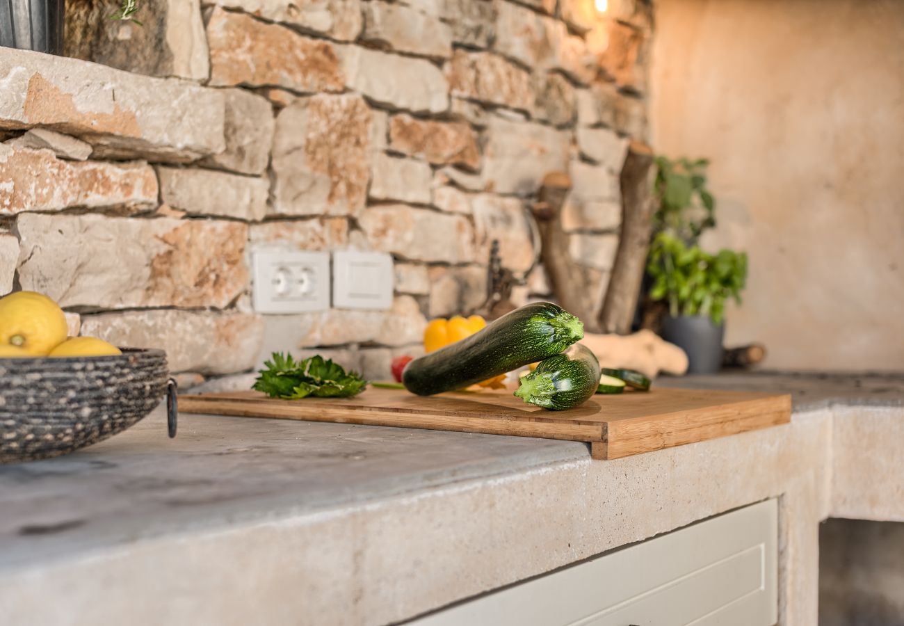 Villa in Kurili - Charming Villa Spirit of Istria near Rovinj for 6 persons with 32 m2 private pool & jacuzzi